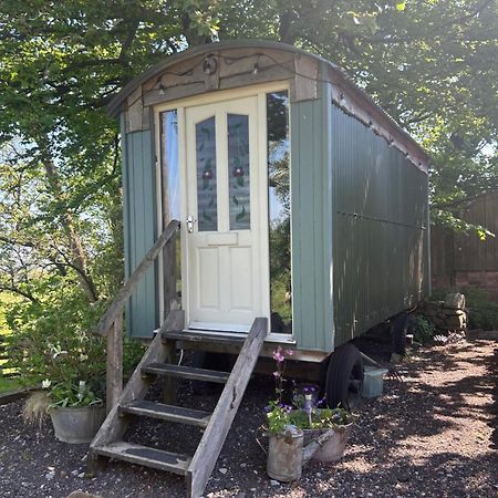 Cauldon Rhodes To Serenity - Waterfall Shepherds Hut מראה חיצוני תמונה